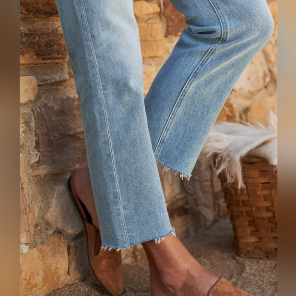 FRANK & EILEEN High Rise Light Wash The Monaghan Mom Crop Jeans - Picture 7 of 16